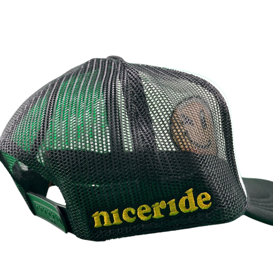 Back view of NICERIDE &